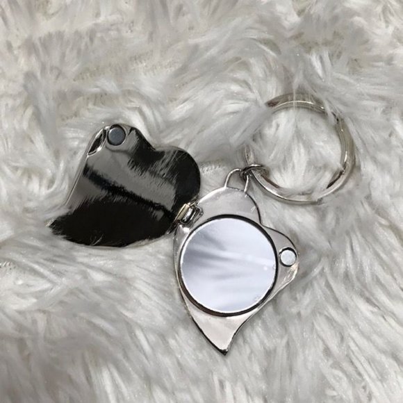 NWOT Liz Claiborne 'J' Initial Mirror Locket Key Fob - Picture 4 of 7